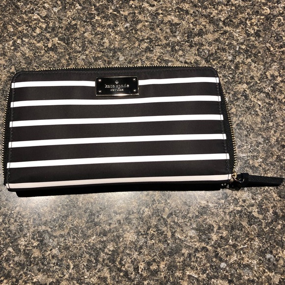 kate spade Handbags - NWT Kate Spade Wilson Road French Stripe Wallet